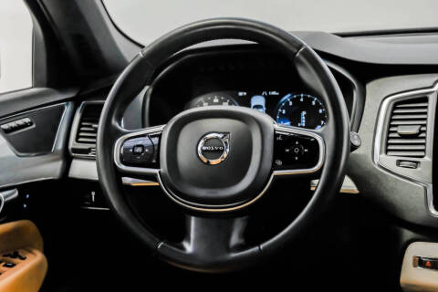 2017 Volvo XC90 T6 Momentum