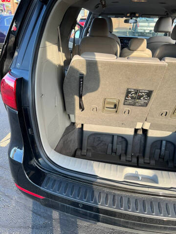 2015 Kia Sedona LX