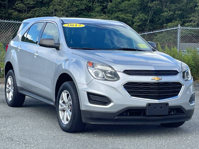2017 Chevrolet Equinox LS's photo