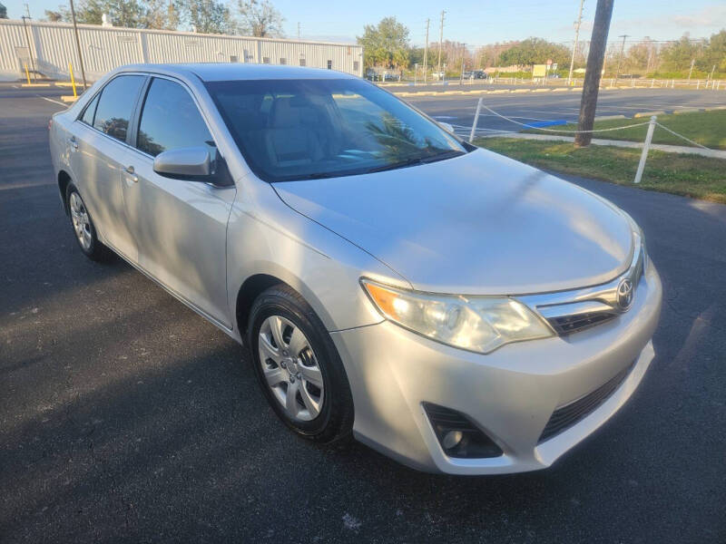 2012 Toyota Camry LE photo 9