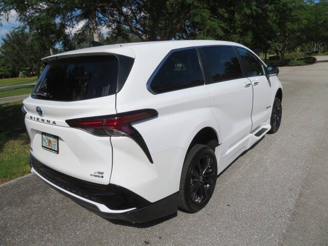 2023 Toyota Sienna XSE 7-Passenger