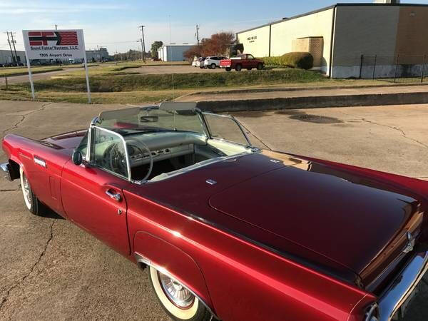 1957 Ford Thunderbird
