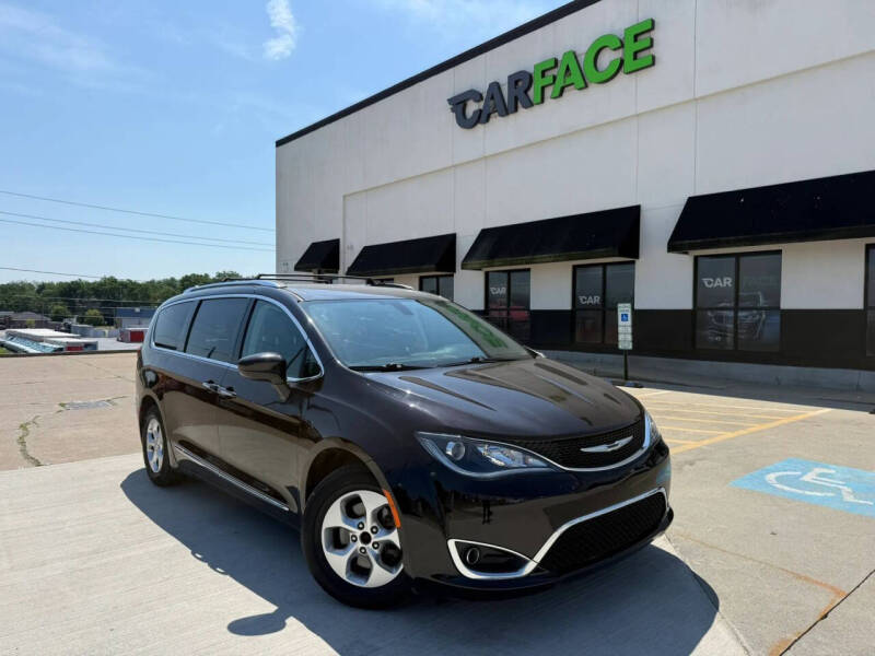 2017 Chrysler Pacifica Touring-L Plus