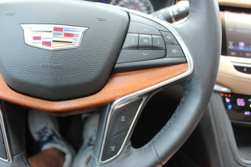 2017 Cadillac XT5 Platinum