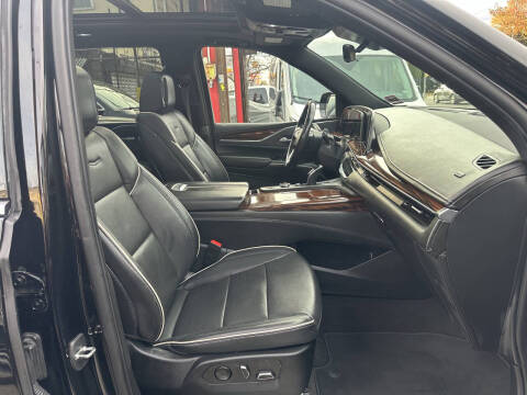 2022 Cadillac Escalade ESV Premium Luxury