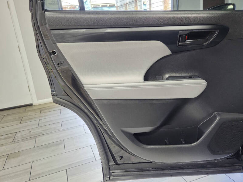 2022 Toyota Highlander L