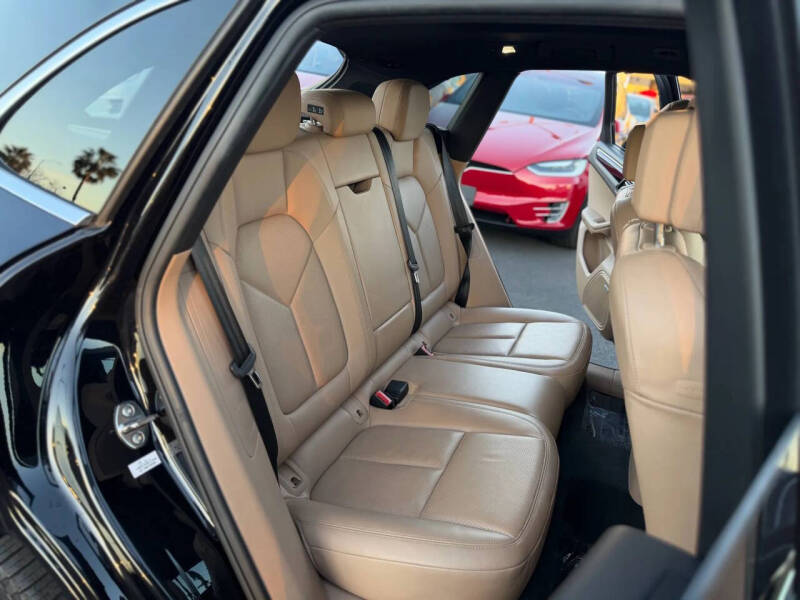 2020 Porsche Macan S