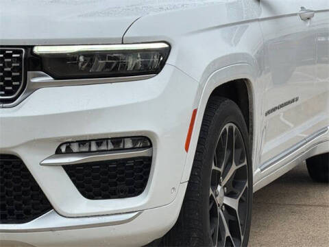 2022 Jeep Grand Cherokee Summit