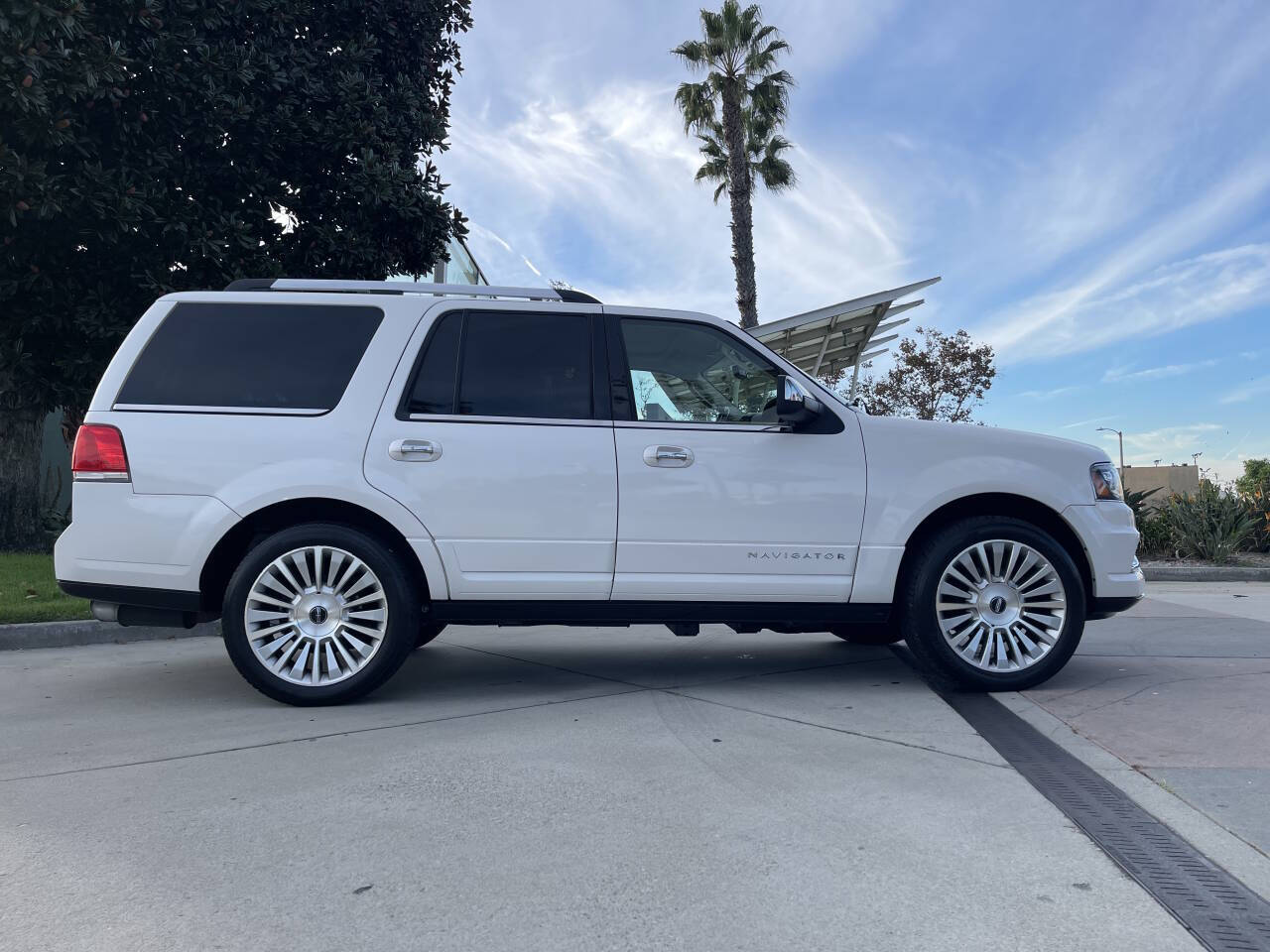 2015 Lincoln Navigator for sale at Got Cars in Downey, CA