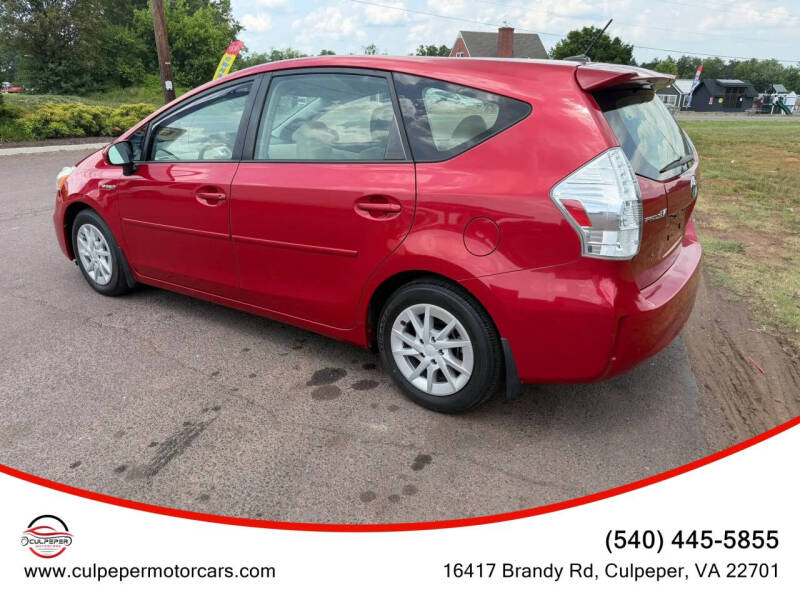 2013 Toyota Prius v Three