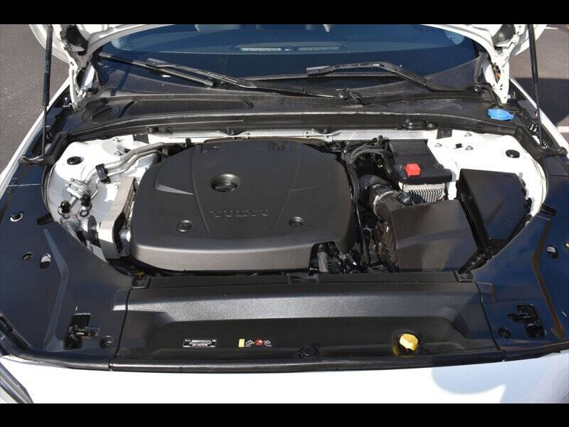 2017 Volvo S90 T5 Momentum