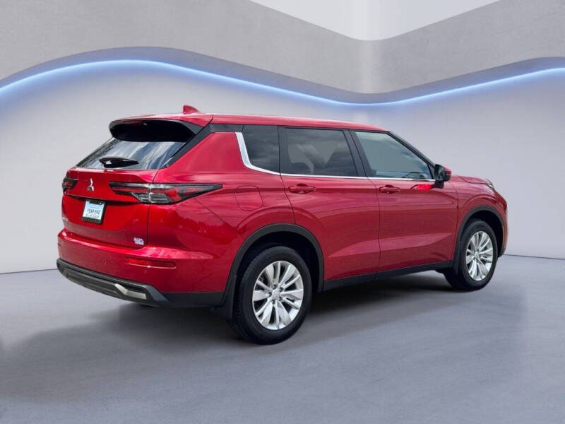 2025 Mitsubishi Outlander ES