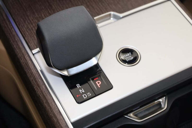 2024 Land Rover Range Rover P400 SE