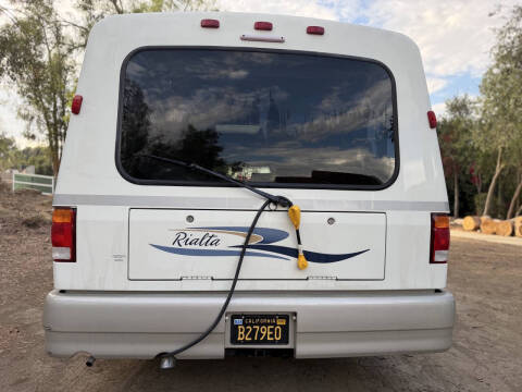 2004 Winnebago Rialta 22HD
