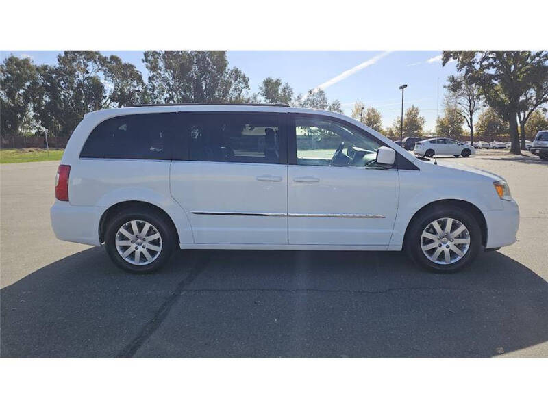 2015 Chrysler Town and Country Touring