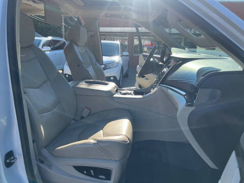 2017 Cadillac Escalade ESV Luxury