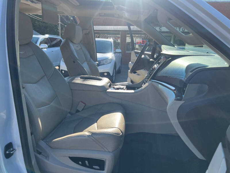 2017 Cadillac Escalade ESV Luxury