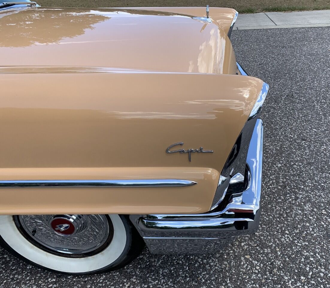 1957 Lincoln Capri 10