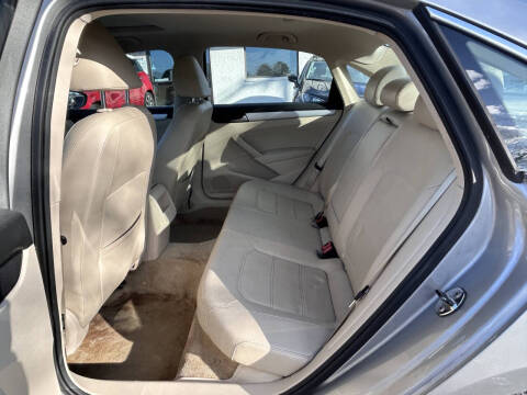 2012 Volkswagen Passat SE PZEV