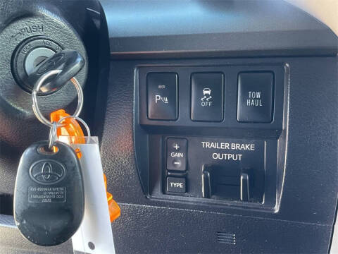 2017 Toyota Tundra SR5