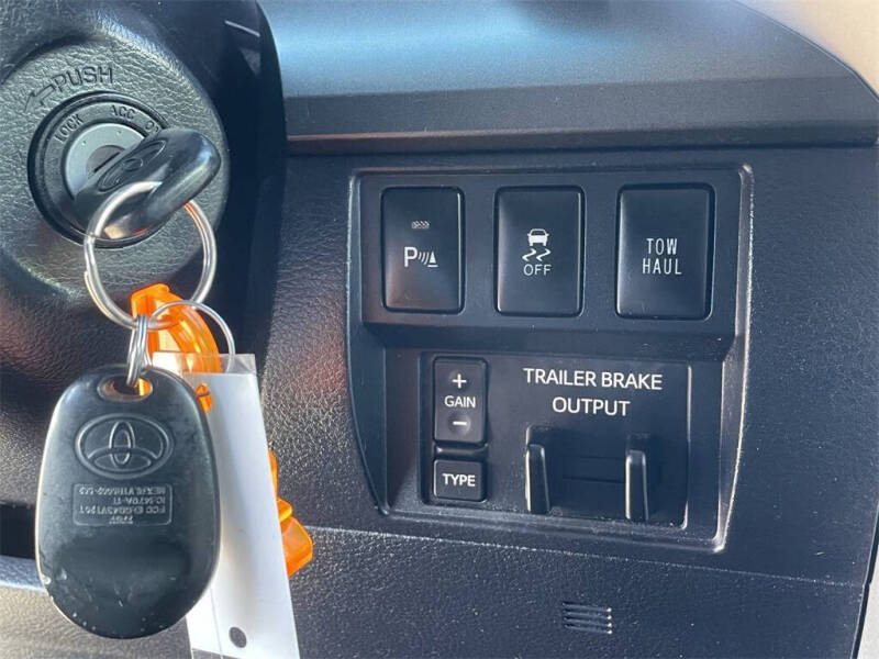 2017 Toyota Tundra SR5