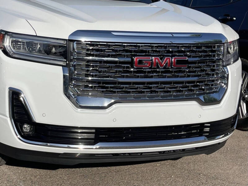 2023 GMC Acadia Denali