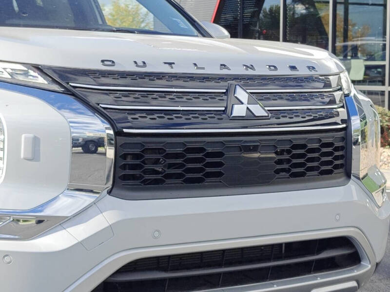 2025 Mitsubishi Outlander PHEV SE