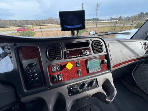 2018 Freightliner M2 106