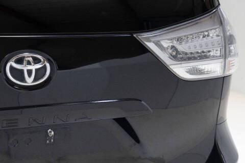 2018 Toyota Sienna SE Premium 8-Passenger