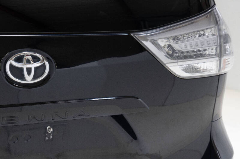 2018 Toyota Sienna SE Premium 8-Passenger