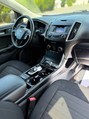 2019 Ford Edge SE