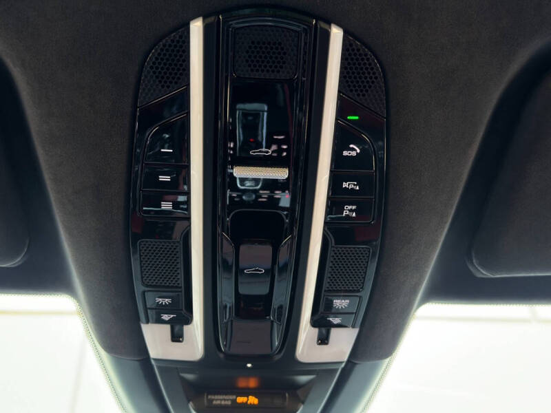 2022 Porsche Cayenne Turbo S E-Hybrid