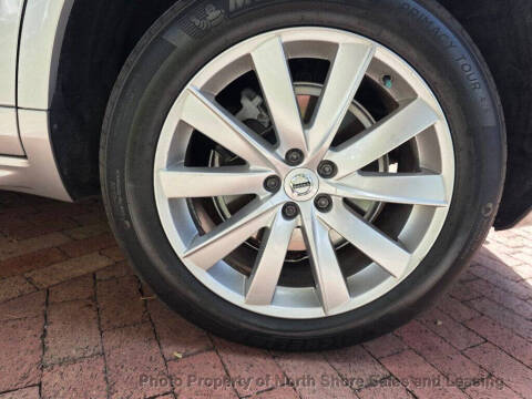 2016 Volvo XC90 T6 Momentum