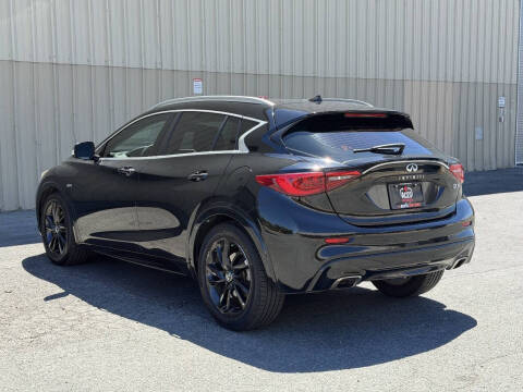 2017 Infiniti QX30 Premium
