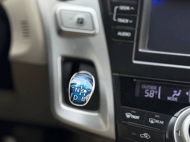 2013 Toyota Prius v Five