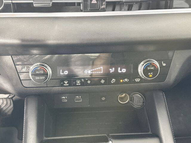 2023 Mitsubishi Outlander PHEV SE