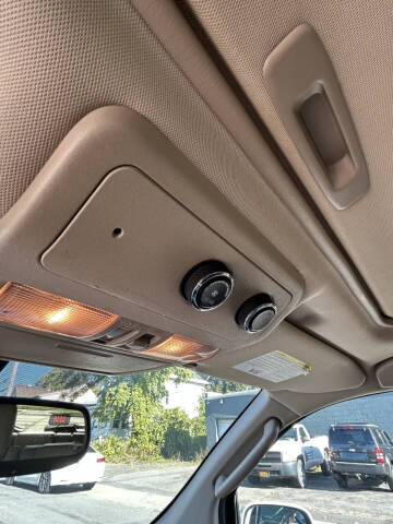 2012 Nissan Pathfinder LE