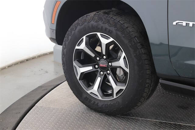 2025 GMC Yukon XL AT4