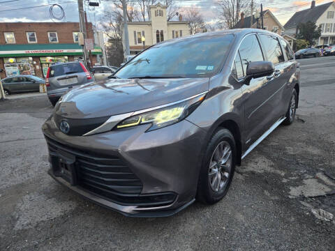2021 Toyota Sienna for sale at Motor Treasure in Bridgeton NJ