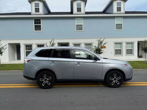 2014 Mitsubishi Outlander ES
