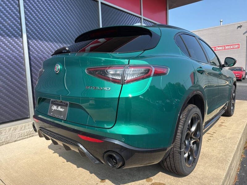 2025 Alfa Romeo Stelvio Intensa