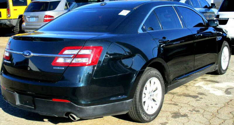 2014 Ford Taurus SE