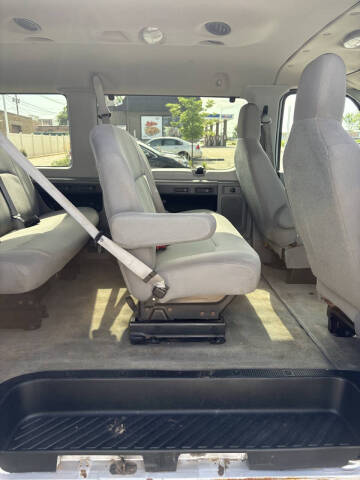 2013 Ford E-Series E-350 SD XLT