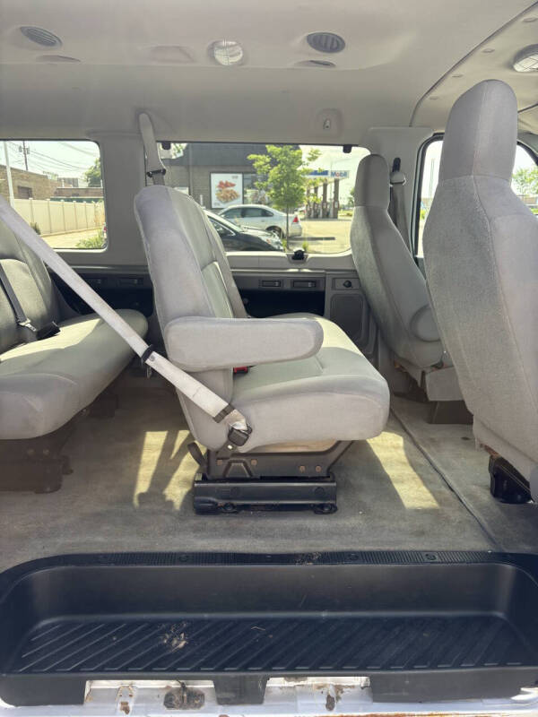 2013 Ford E-Series E-350 SD XLT