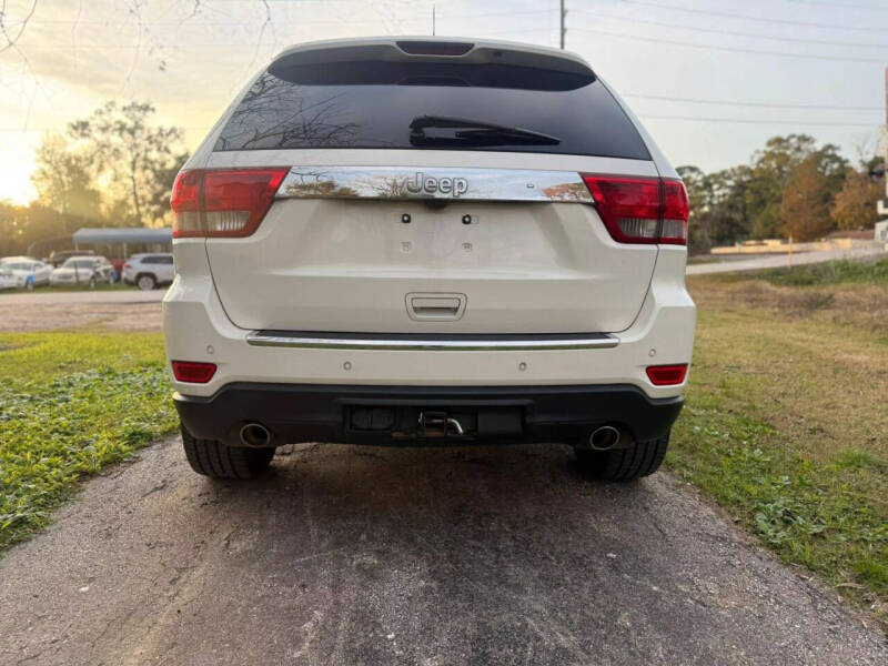 2011 Jeep Grand Cherokee Overland photo 9