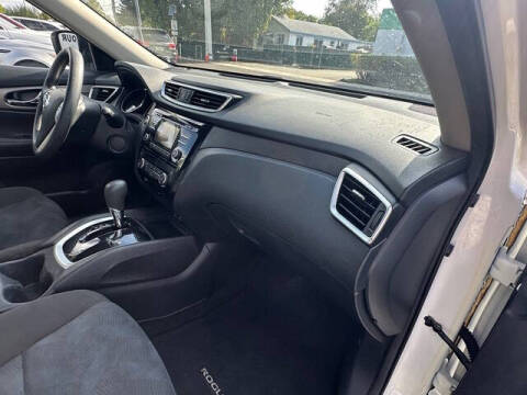 2015 Nissan Rogue SV