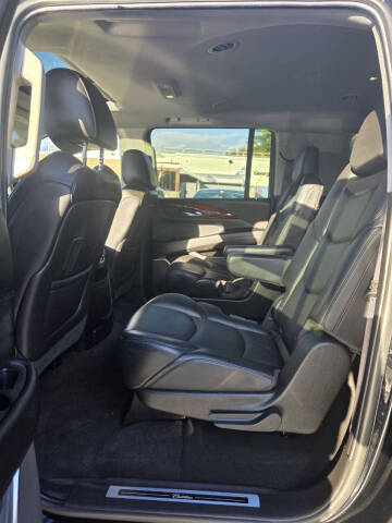 2017 Cadillac Escalade ESV Luxury