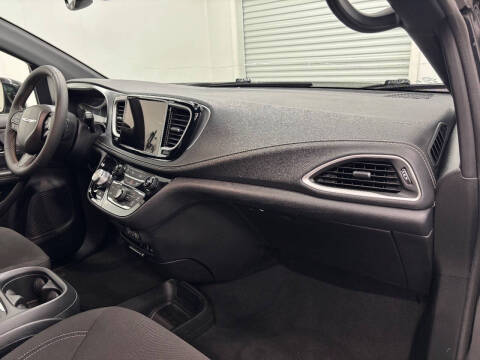 2022 Chrysler Pacifica Touring