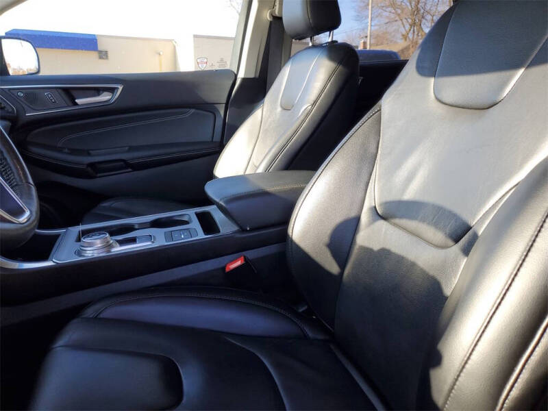 2021 Ford Edge Titanium