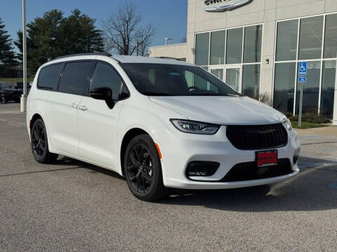 2026 Chrysler Pacifica Select